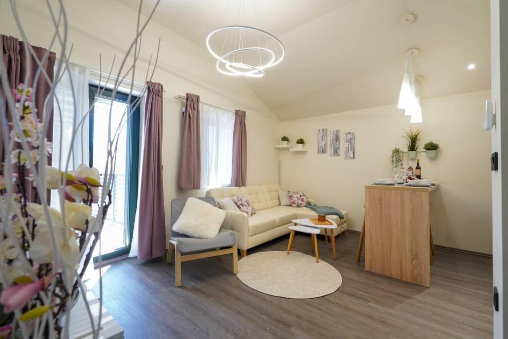 Apartment Vala, 4*, Sea View & Private Heated Pool Pridraga Екстер'єр фото