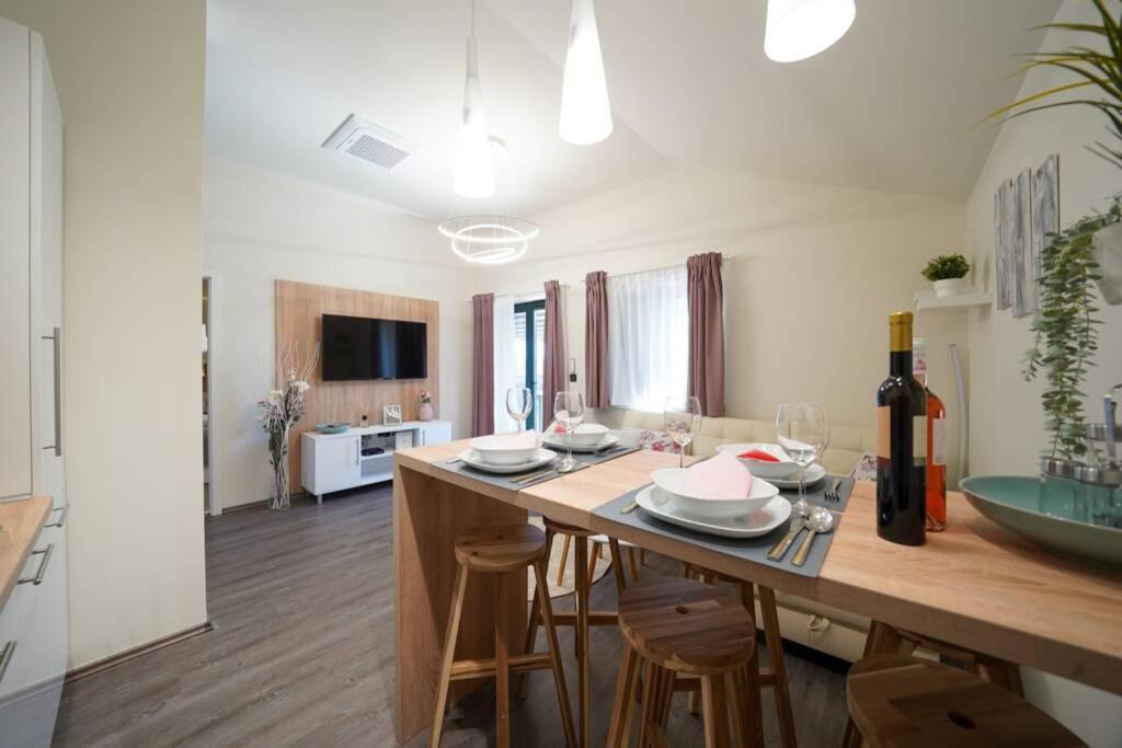 Apartment Vala, 4*, Sea View & Private Heated Pool Pridraga Екстер'єр фото