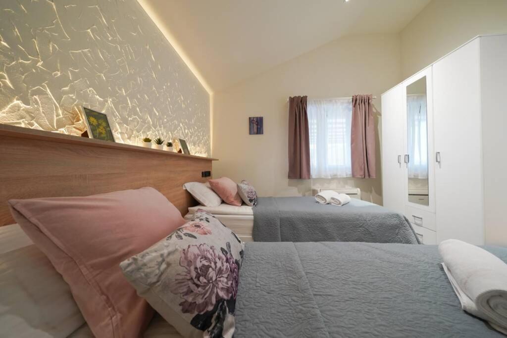 Apartment Vala, 4*, Sea View & Private Heated Pool Pridraga Екстер'єр фото